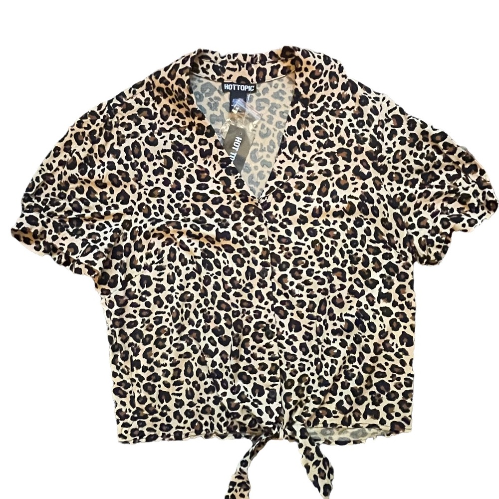 Hot Topic Leopard print top